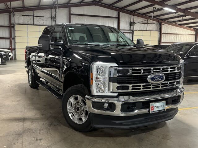 2025 Ford F-250 Super Duty XLT Crew Cab 4WD