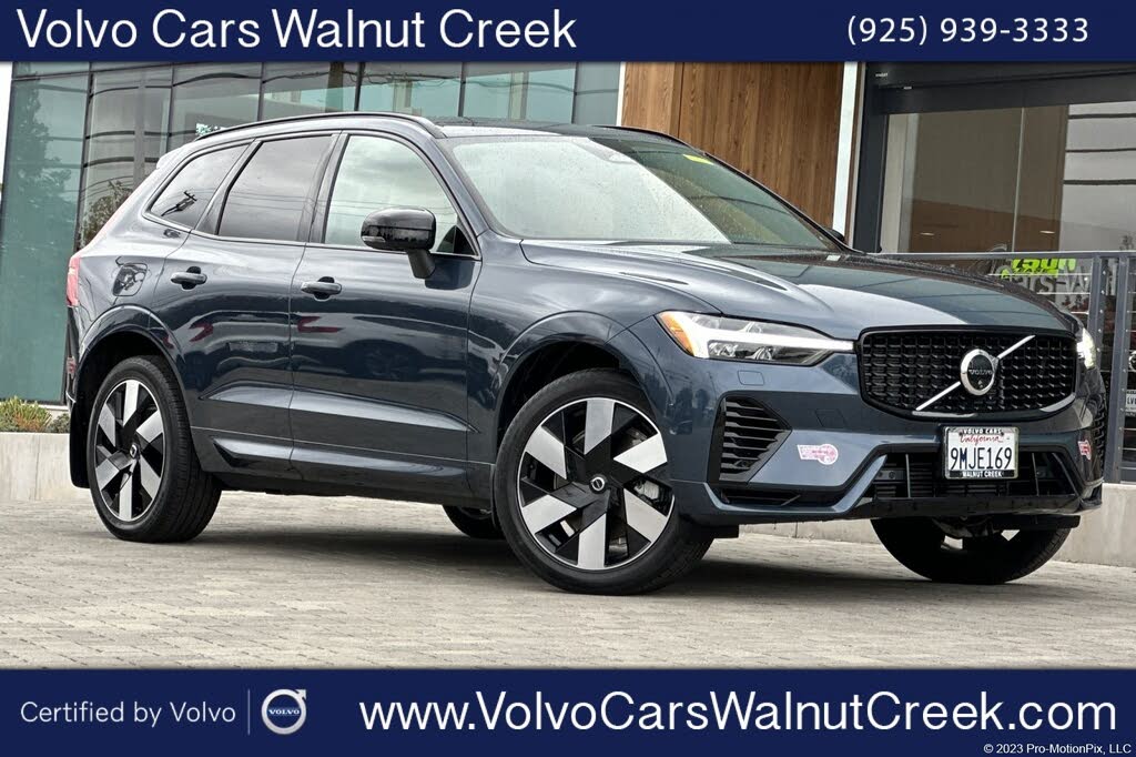 2024 Volvo XC60 Recharge T8 Ultimate Dark Theme eAWD