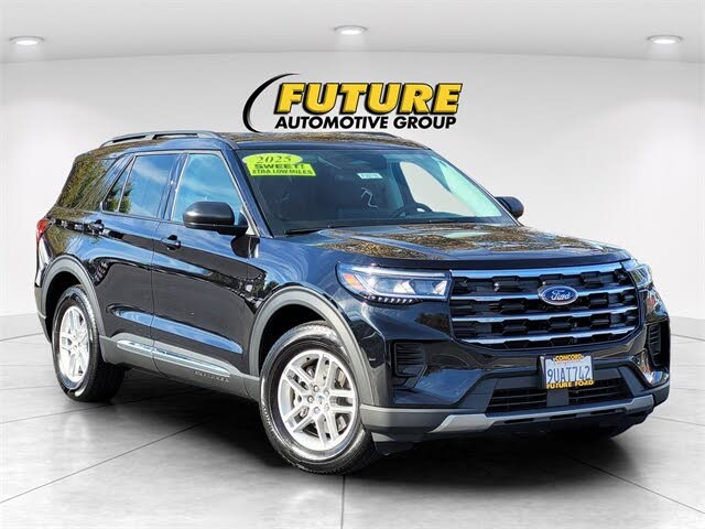 2025 Ford Explorer Active RWD