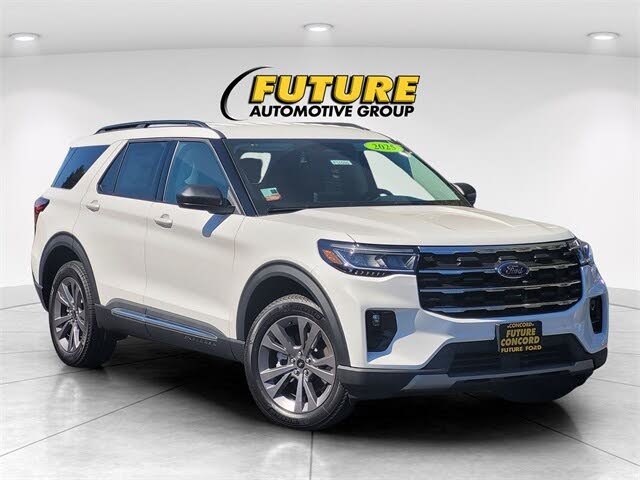 2025 Ford Explorer Active AWD