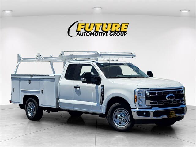 2025 Ford F-350 Super Duty Chassis XL SuperCab RWD