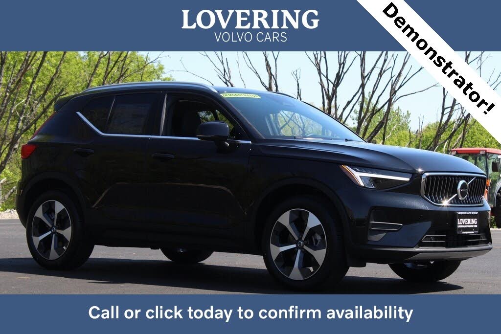 2025 Volvo XC40 B5 Core Bright Theme AWD