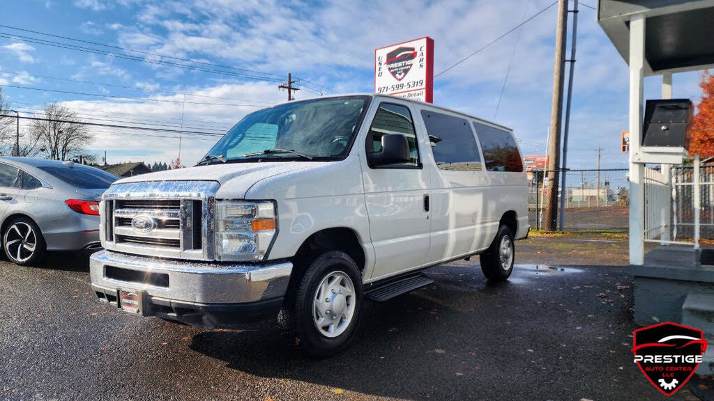 2014 Ford E-Series E-350 XLT Super Duty Passenger Van