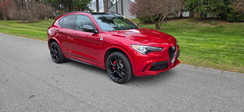 2023 Alfa Romeo Stelvio Quadrifoglio AWD