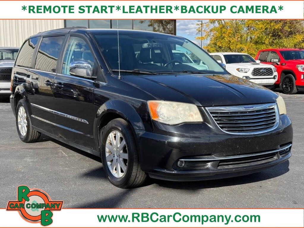2012 Chrysler Town & Country Touring-L FWD