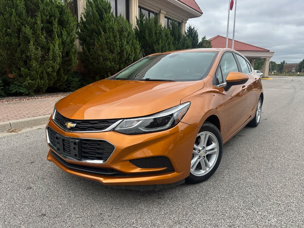 2017 Chevrolet Cruze LT Hatchback FWD