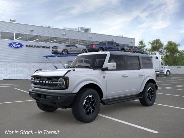2025 Ford Bronco Outer Banks 4-Door 4WD