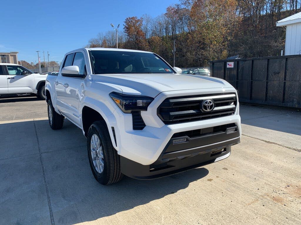 2025 Toyota Tacoma SR5 Double Cab 4WD