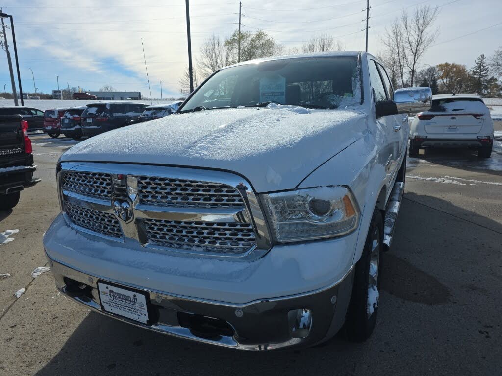 2017 RAM 1500 Laramie Crew Cab 4WD