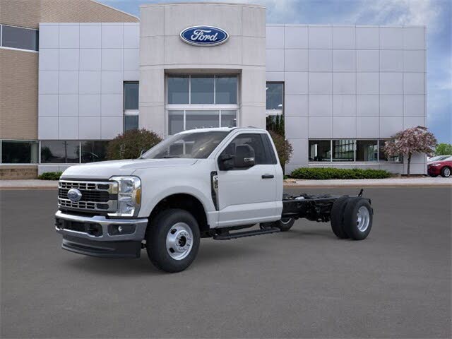 2026 Ford F-350 Super Duty Chassis XL Regular Cab DRW 4WD
