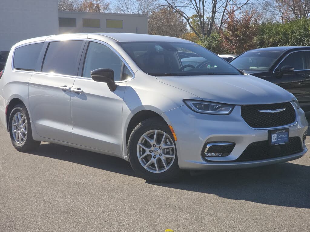 2024 Chrysler Pacifica Touring L FWD