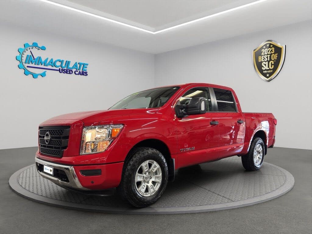 2024 Nissan Titan SV Crew Cab 4WD