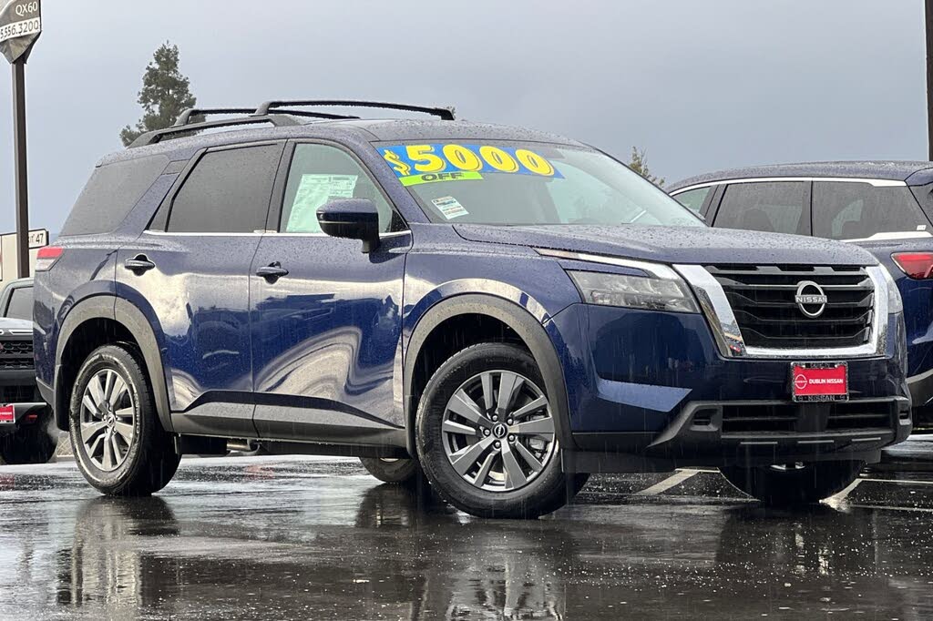 2025 Nissan Pathfinder SV 4WD