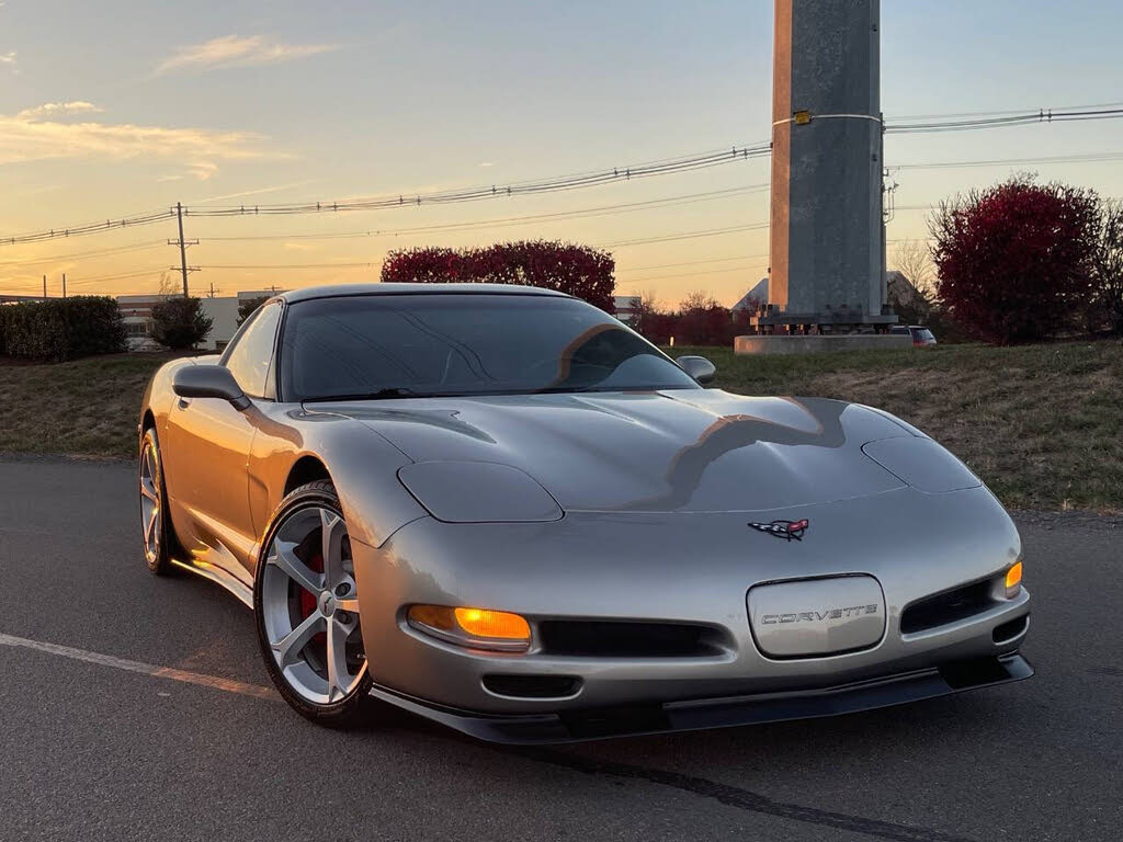 2000 Chevrolet Corvette Coupe RWD