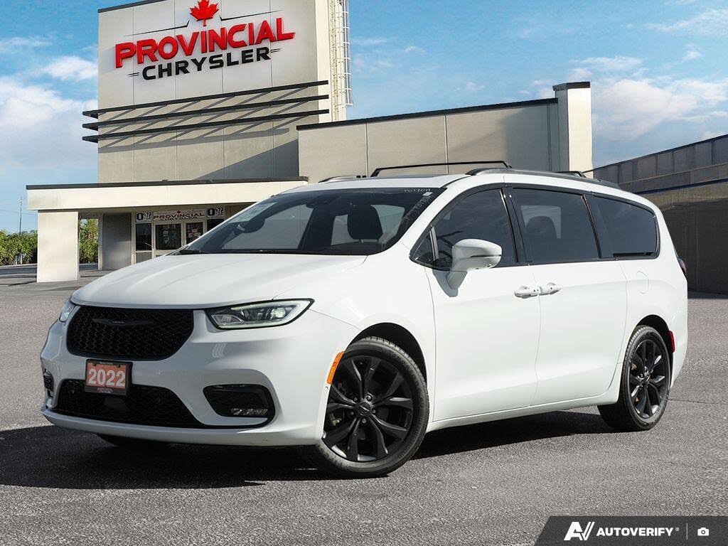 2022 Chrysler Pacifica Limited FWD