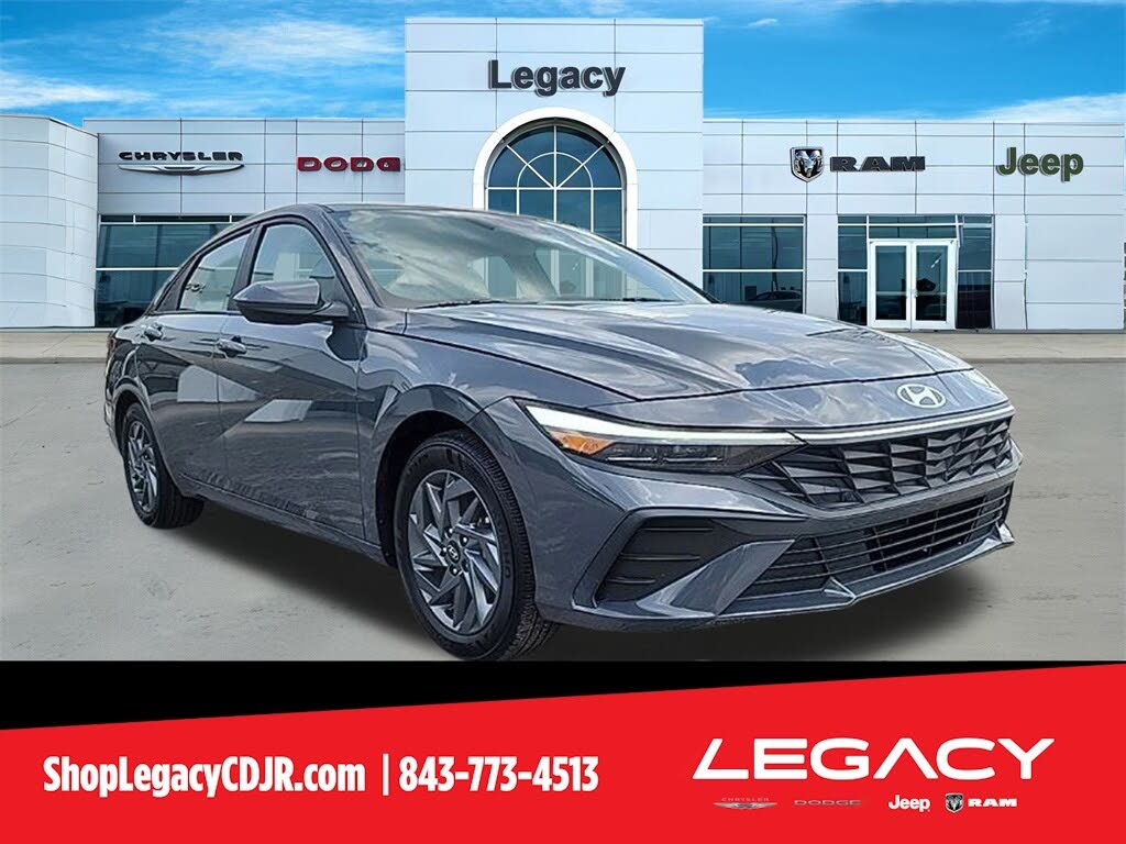 2024 Hyundai Elantra SEL FWD