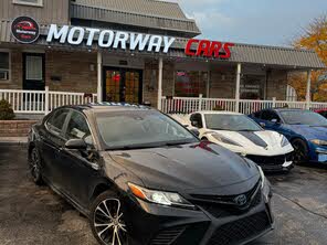 Toyota Camry Hybrid SE FWD