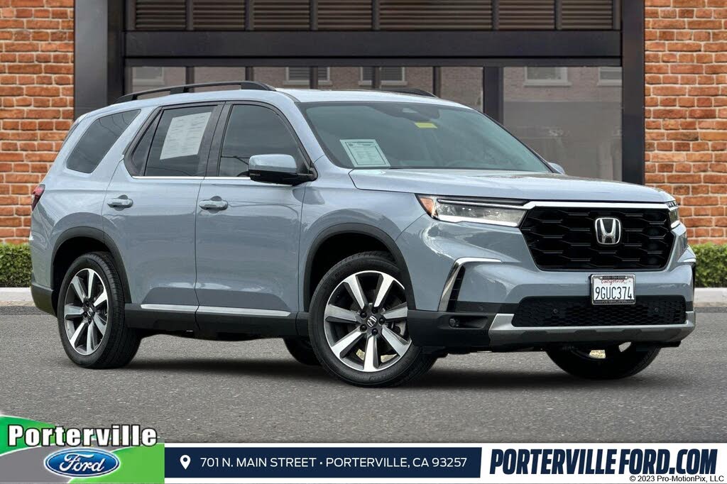 2023 Honda Pilot Touring FWD