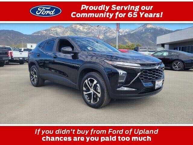 2024 Chevrolet Trax RS with 1RS FWD