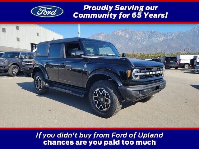 2025 Ford Bronco Outer Banks 4-Door 4WD
