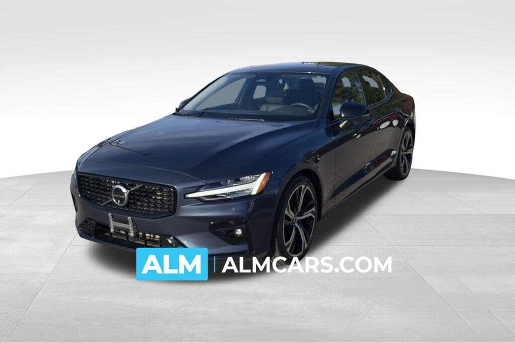 2024 Volvo S60 B5 Plus Dark Theme FWD