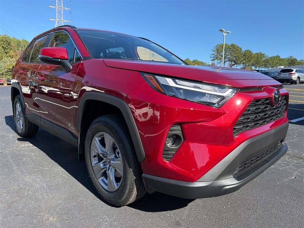 2025 Toyota RAV4 XLE FWD