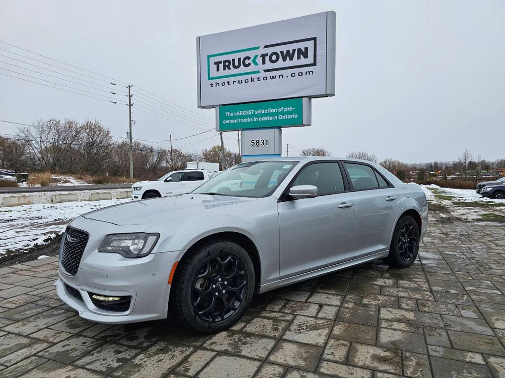 2023 Chrysler 300 Touring L AWD