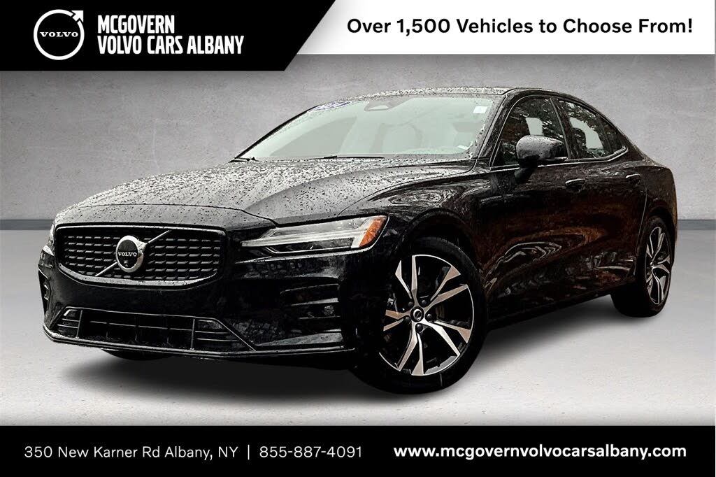 2024 Volvo S60 B5 Plus Dark Theme AWD