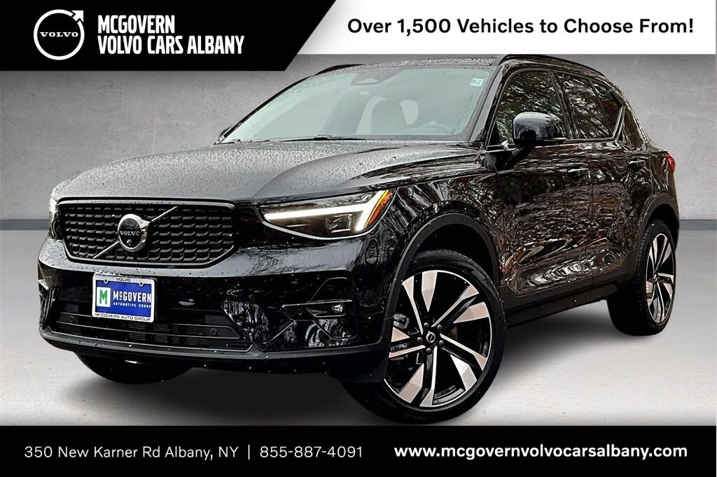 2025 Volvo XC40 B5 Ultra Dark Theme AWD