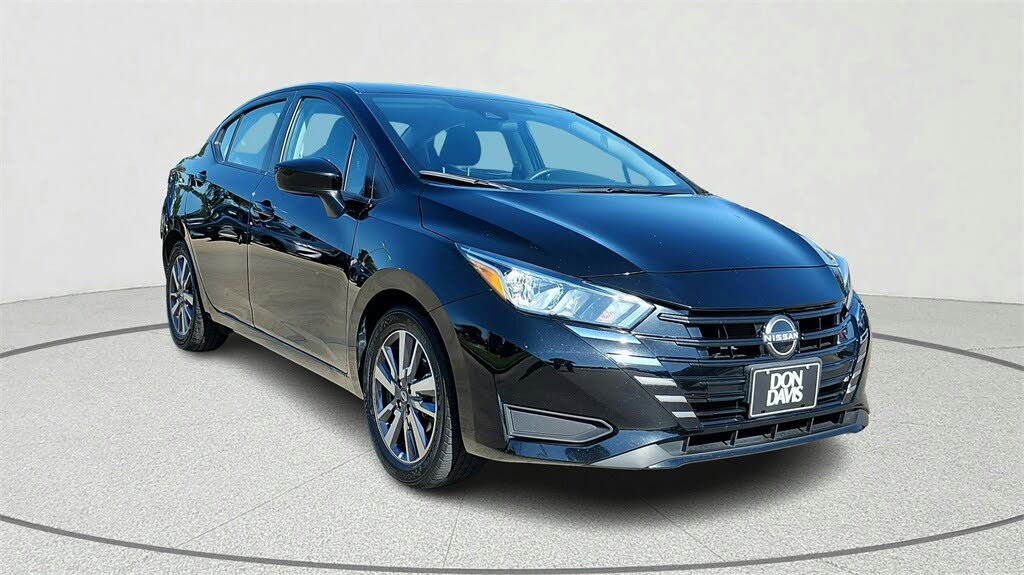 2023 Nissan Versa SV FWD