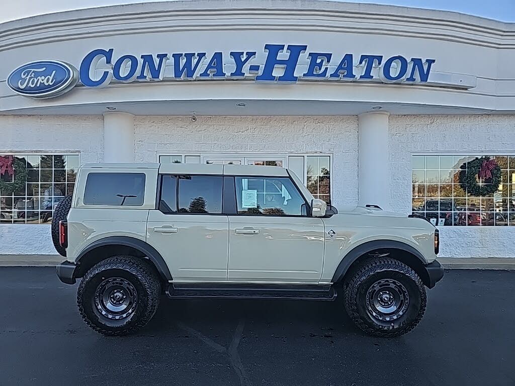 2025 Ford Bronco Outer Banks 4-Door 4WD
