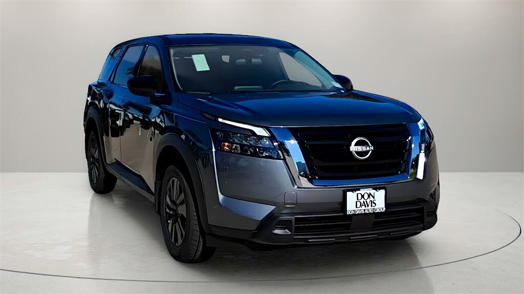 2025 Nissan Pathfinder S FWD