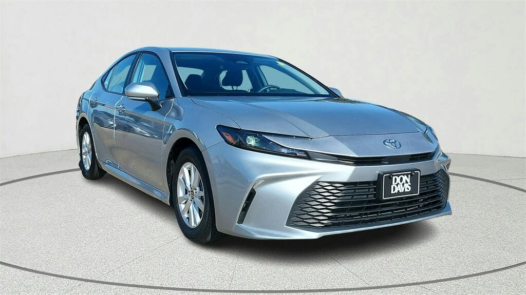 2025 Toyota Camry SE FWD