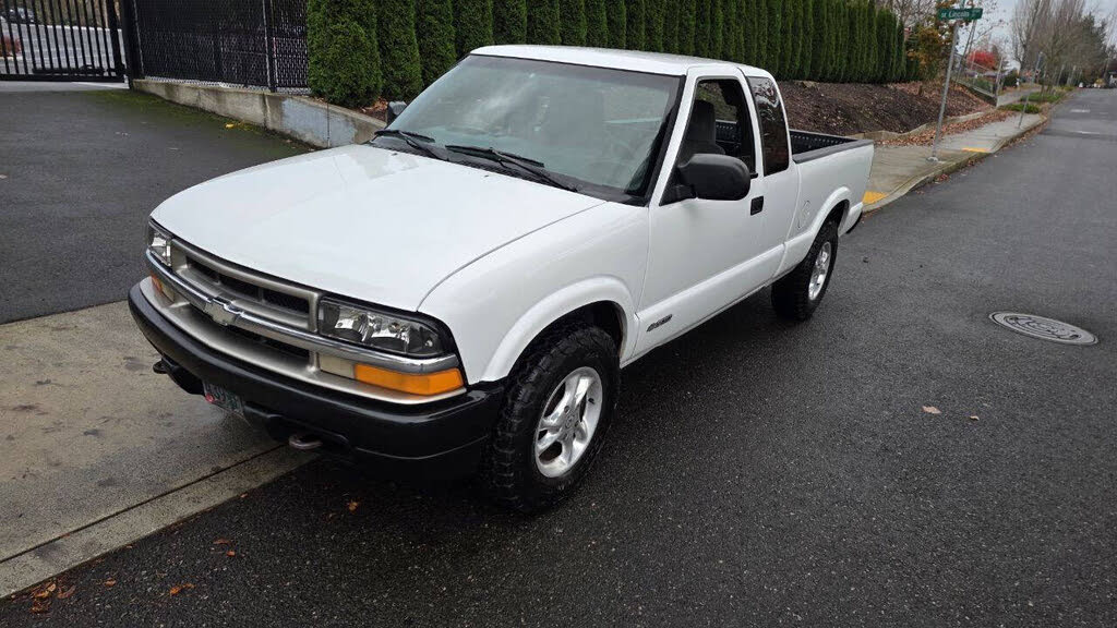2002 Chevrolet S-10 LS Extended Cab 4WD