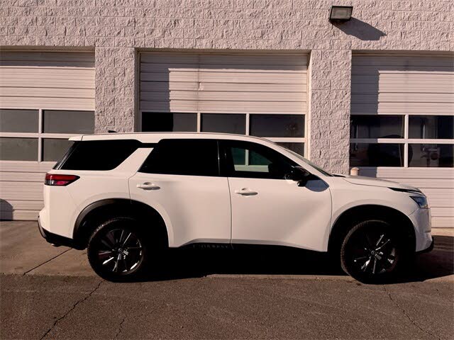 2024 Nissan Pathfinder S 4WD