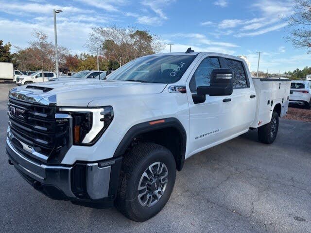 2026 GMC Sierra 3500HD Chassis Pro Crew Cab 4WD