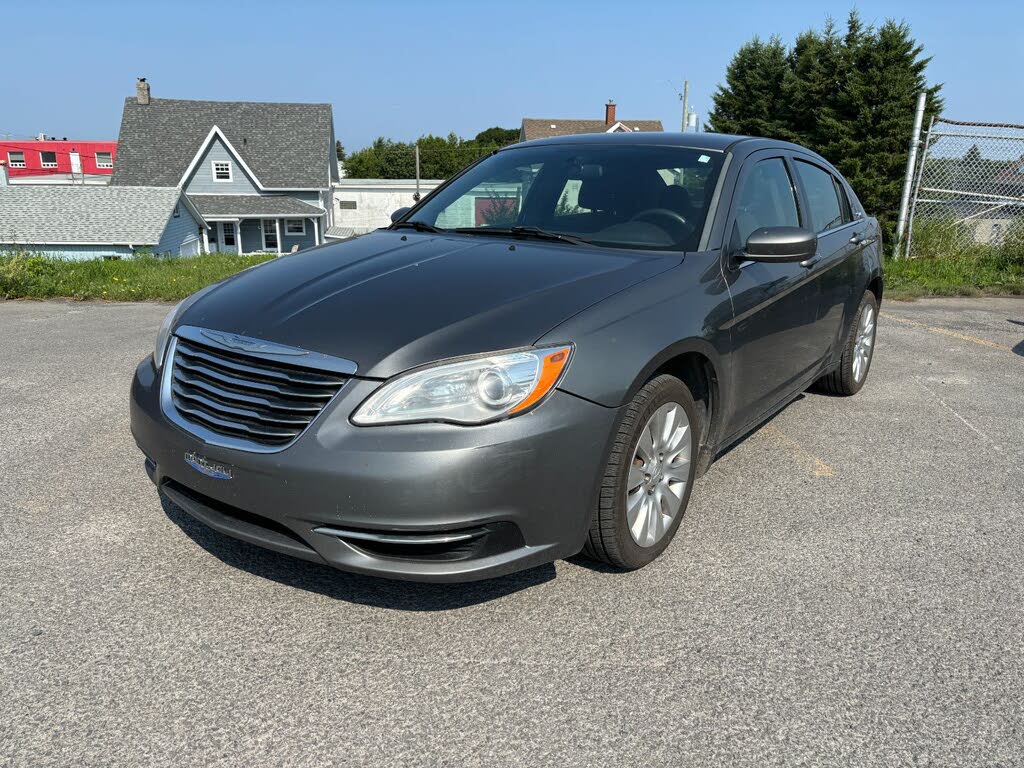 2012 Chrysler 200 LX Sedan FWD