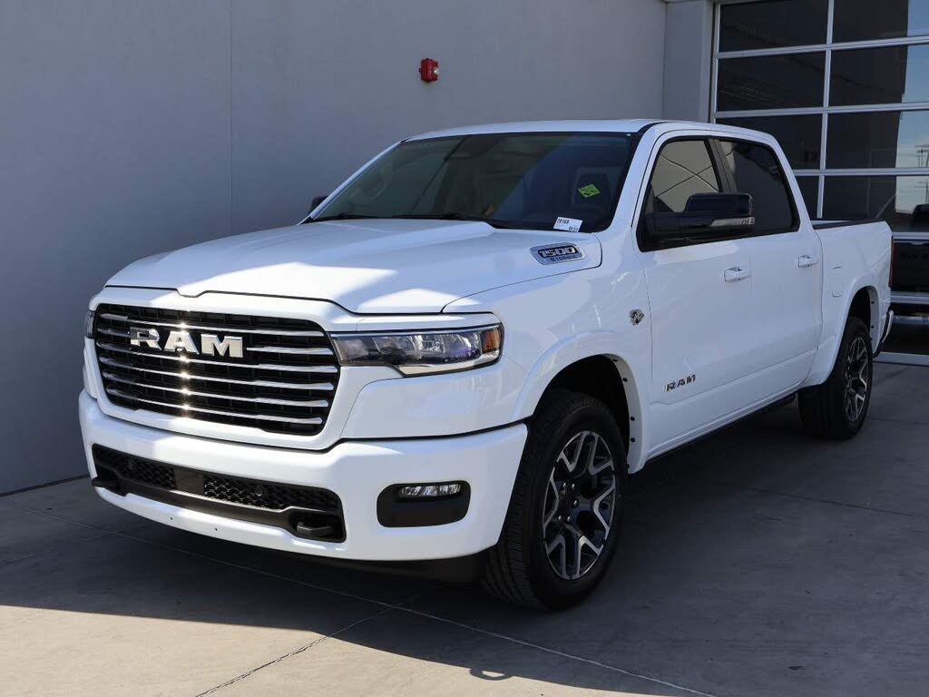 2026 RAM 1500 Laramie Crew Cab 4WD