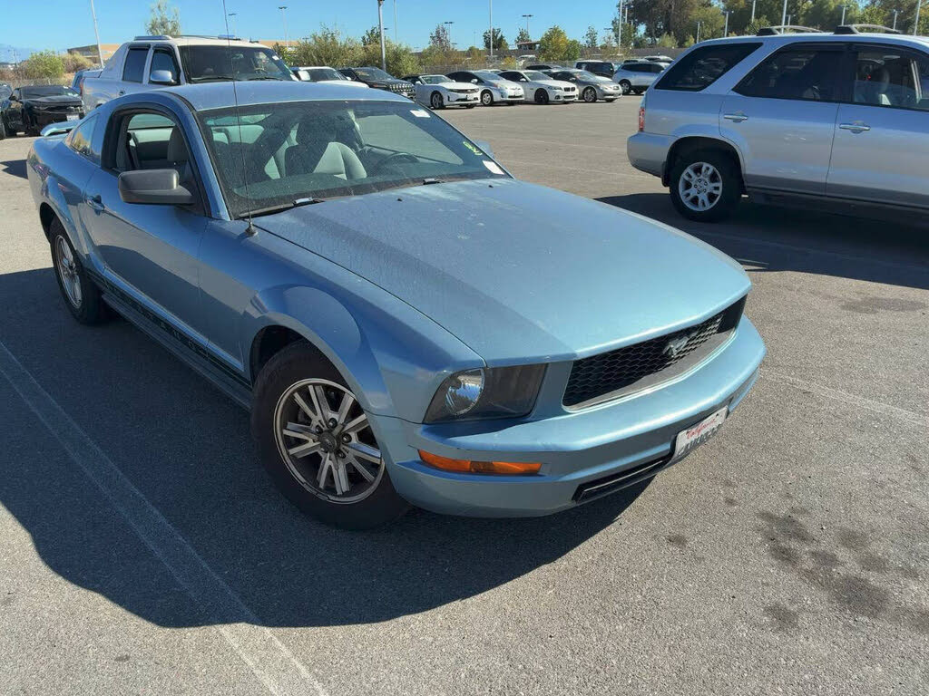 2006 Ford Mustang V6 Deluxe Coupe RWD