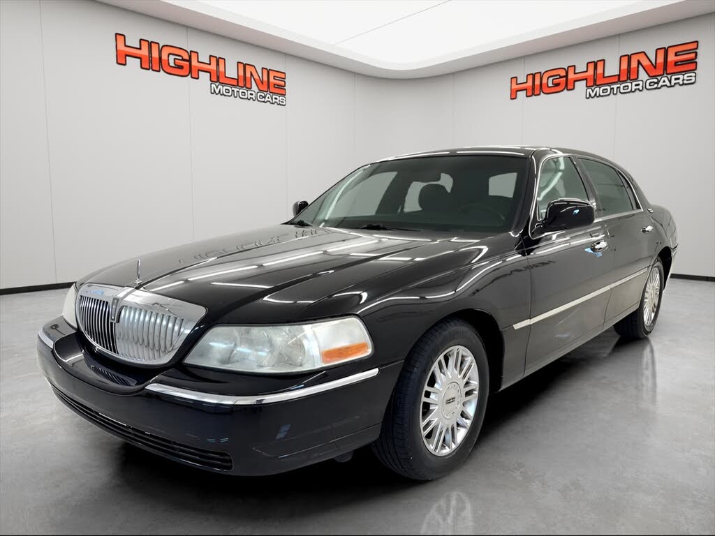 2006 Lincoln Town Car Signature Limited