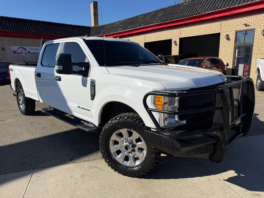 2017 Ford F-250 Super Duty Lariat Crew Cab LB 4WD