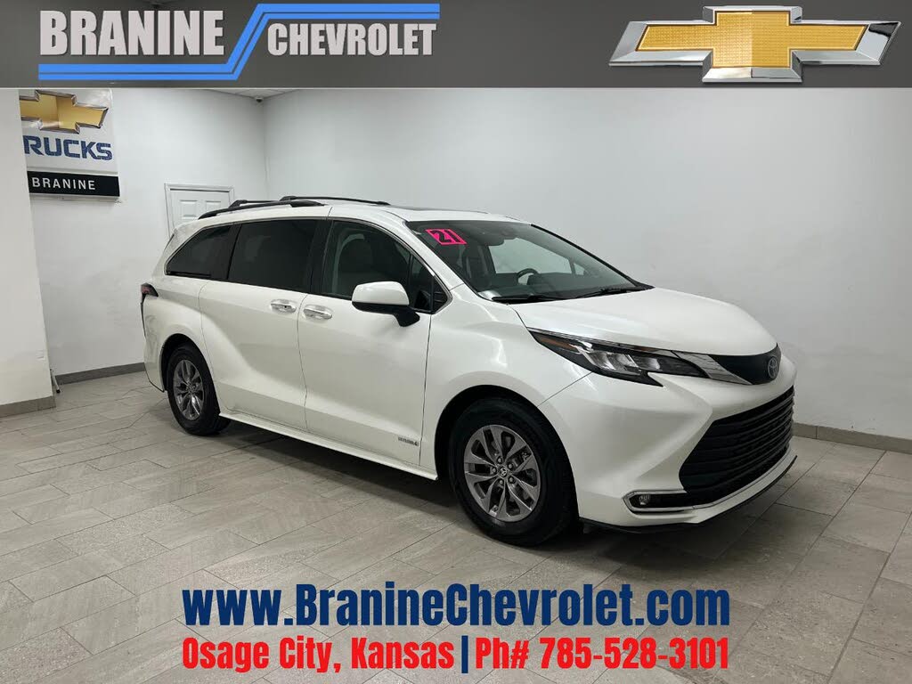 2021 Toyota Sienna XLE 8-Passenger FWD