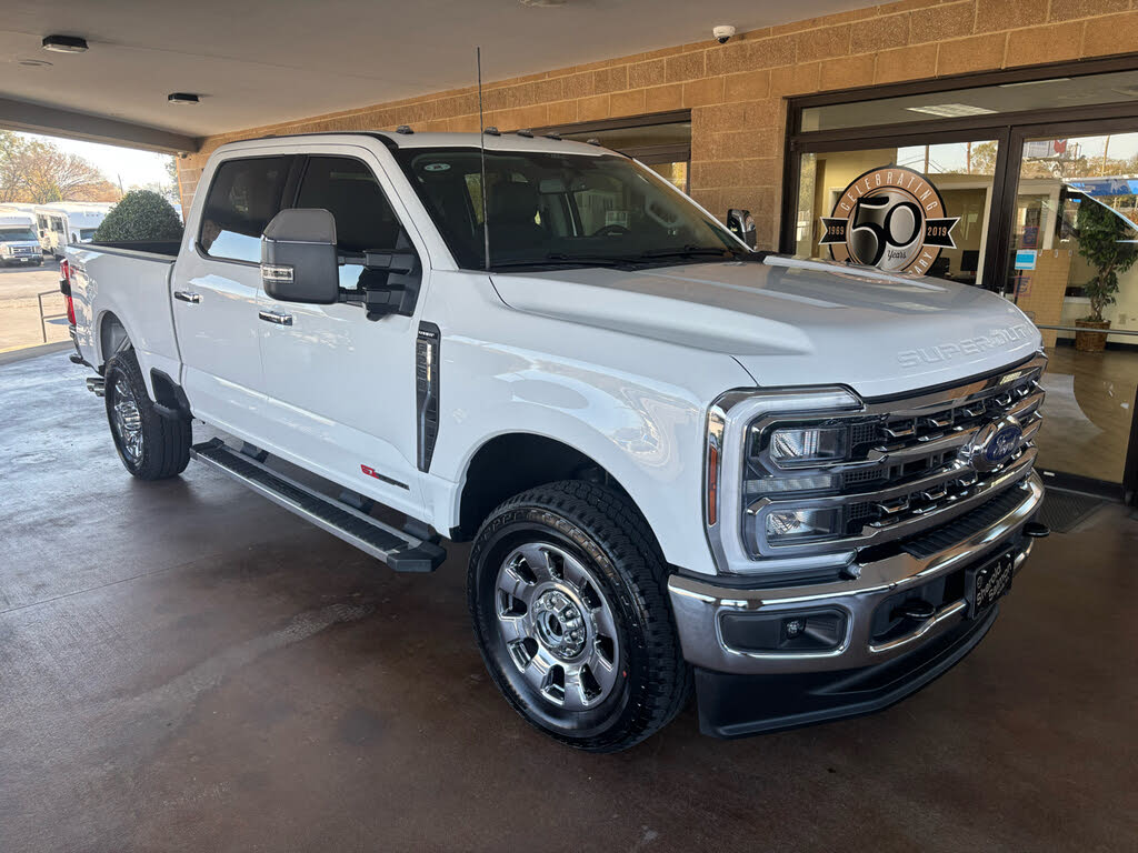 2025 Ford F-250 Super Duty Lariat Crew Cab LB 4WD