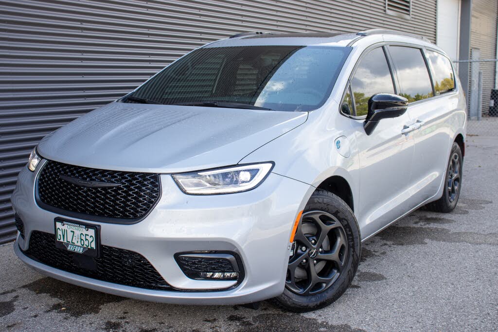 2024 Chrysler Pacifica Hybrid Premium S Appearance FWD