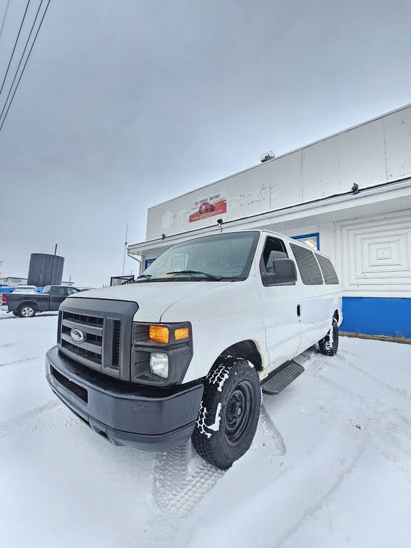 2010 Ford E-Series E-350 XLT Super Duty Passenger Van