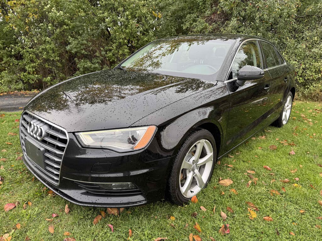 Audi A3 2.0T quattro Komfort Sedan AWD 2015