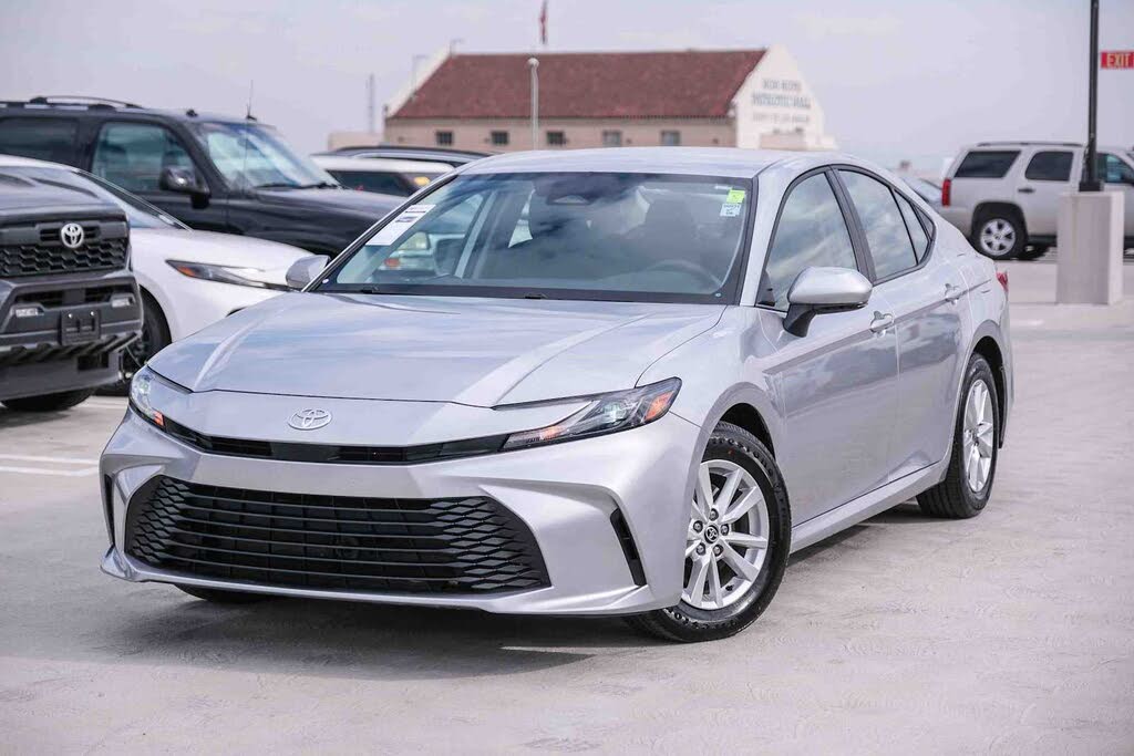 2025 Toyota Camry LE FWD
