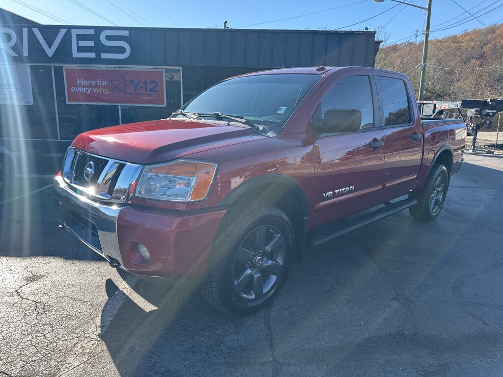 2015 Nissan Titan SV Crew Cab 4WD