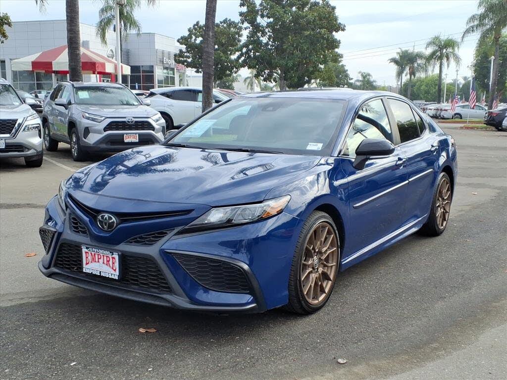 2023 Toyota Camry SE Nightshade FWD