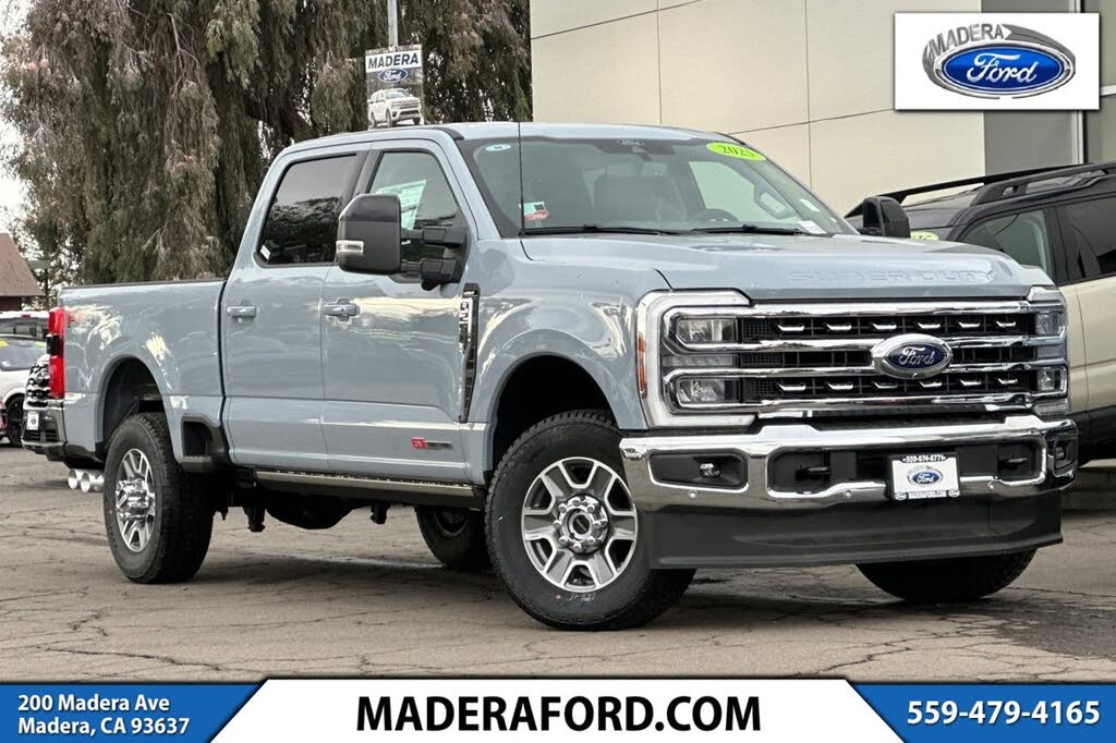 2025 Ford F-250 Super Duty Lariat Crew Cab 4WD